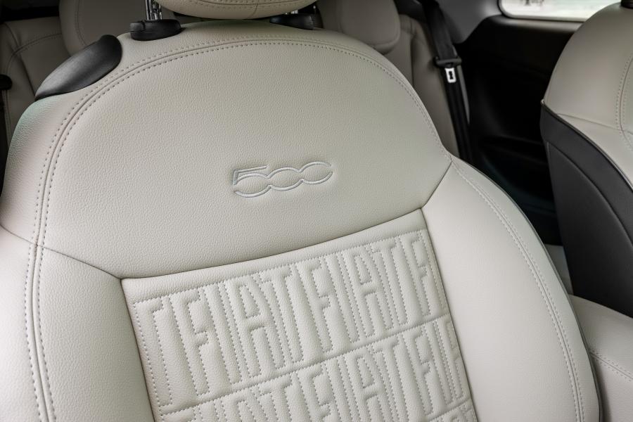 Детали интерьера Fiat 500 la Prima (332) 2020 года  (фото 41 из 41)
